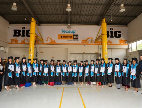 Beca Ferreyros DreamBIG suma seis promociones de técnicas de maquinaria graduadas en el Perú